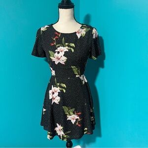 Lulus XS Black Polka Dot Floral Print Short Sleeve Mini Dress